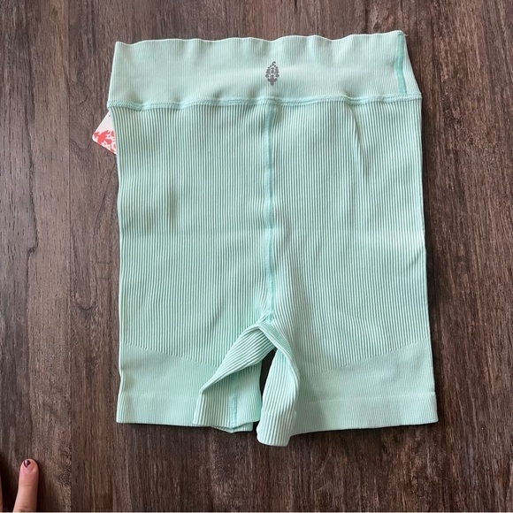 Free People Movement Free Throw Athletic Shorts in Turquoise Mint Size Small - Picture 5 of 9